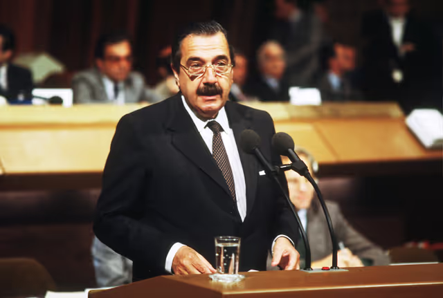 Raul ALFONSIN, President of Argentina, makes a visit to the EP in Strasbourg in October 1984