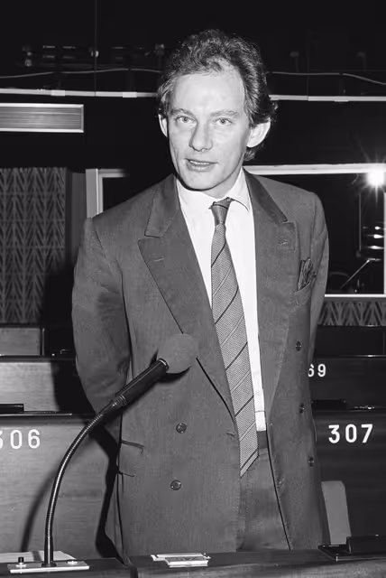 Fotografia 21: MEP Edward McMILLAN-SCOTT in the hemicycle of Strasbourg.