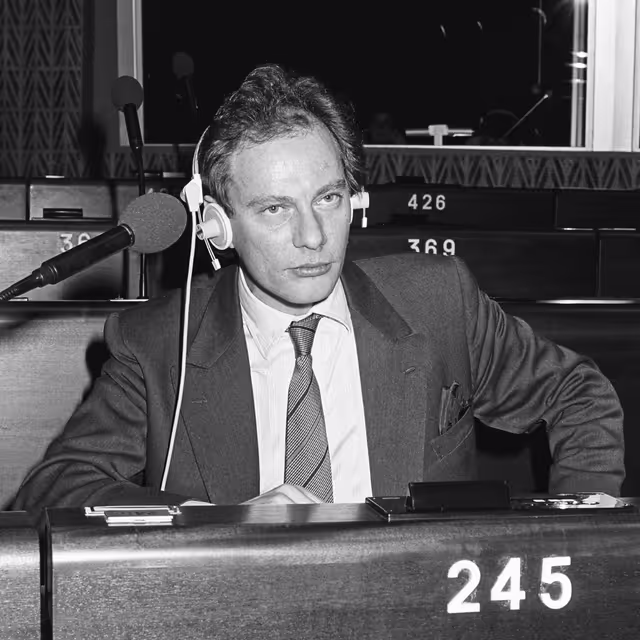 Fotografia 20: MEP Edward McMILLAN-SCOTT in the hemicycle of Strasbourg.