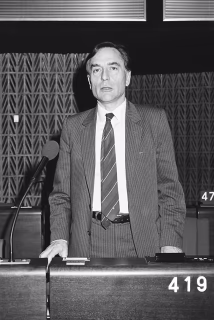 Fotografia 43: MEP Jean-Claude PASTY in the hemicycle of Strasbourg.