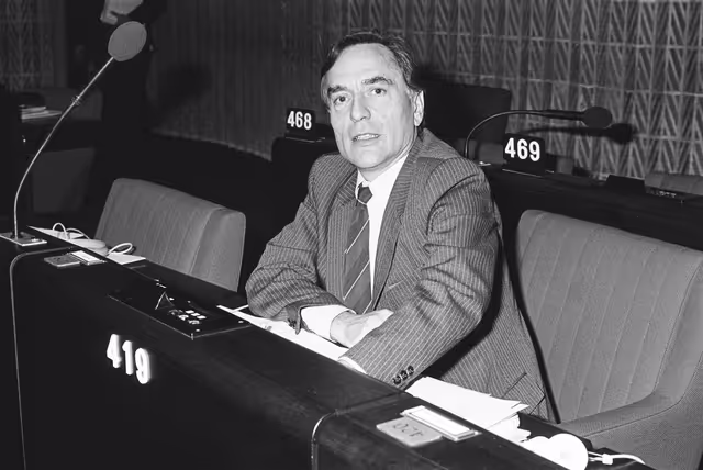 Fotografia 42: MEP Jean-Claude PASTY in the hemicycle of Strasbourg.