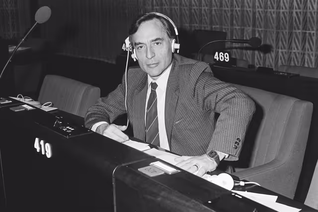 Fotografia 41: MEP Jean-Claude PASTY in the hemicycle of Strasbourg.