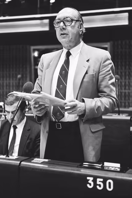 Fotografia 23: MEP Eolo PARODI during a session in Strasbourg.