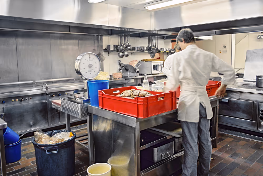 Kitchen and restaurant at the EP in Strasbourg.