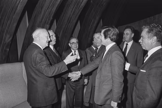 Zdjęcie 44: Visit of Chaim HERZOG, President of Israel at the EP in Strasbourg in February 1985