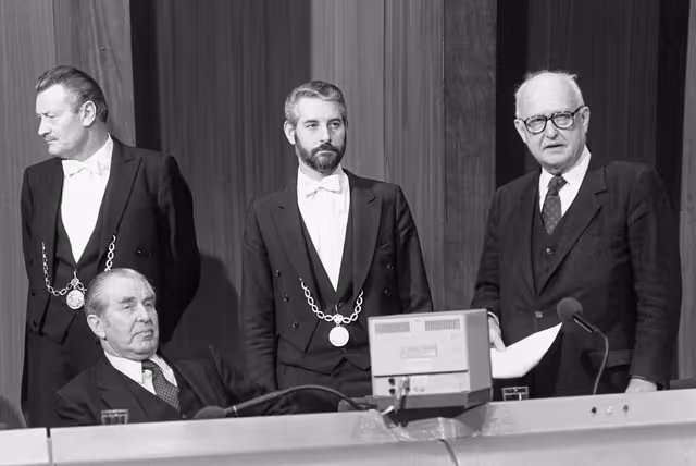 Zdjęcie 23: Visit of Chaim HERZOG, President of Israel at the EP in Strasbourg in February 1985