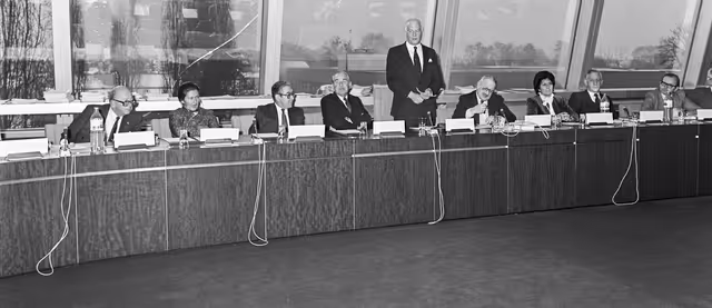 Zdjęcie 32: Visit of Chaim HERZOG, President of Israel at the EP in Strasbourg in February 1985