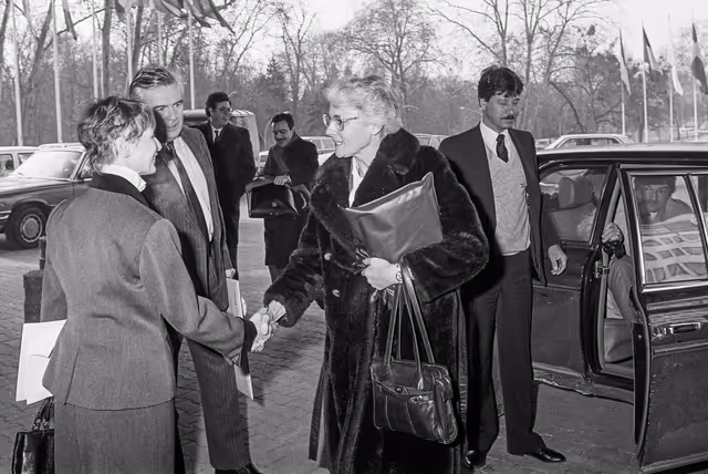 Billede 1: Meeting with New-Zealand Delegation at the EP in Strasbourg in February 1985