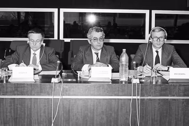 Billede 6: Meeting with New-Zealand Delegation at the EP in Strasbourg in February 1985