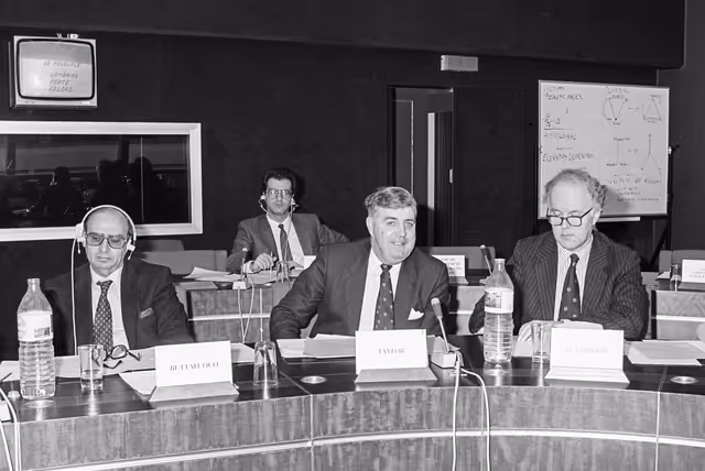Billede 8: Meeting with New-Zealand Delegation at the EP in Strasbourg in February 1985