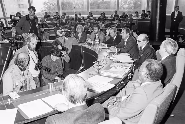 Zdjęcie 13: Press Conference at the EP in Strasbourg in February 1985
