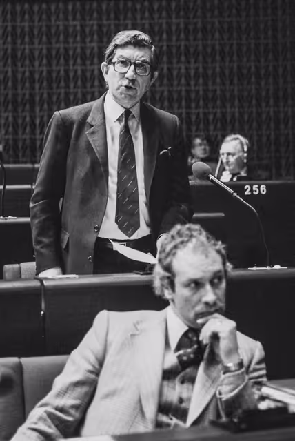 Zdjęcie 17: The European Commissioner Stanley CLINTON DAVIS during a session in Strasbourg in February 1985.