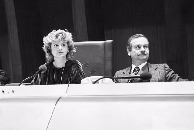 Zdjęcie 22: Vice President Nicole PERY during a session in Strasbourg in February 1985.