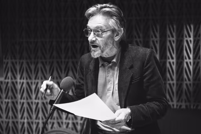 Billede 12: MEP Bram VAN DER LEK during a session in Strasbourg in February 1985.