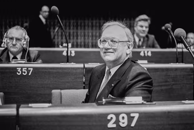 Billede 32: MEP Nicolas ESTGEN during a session in Strasbourg in February 1985.