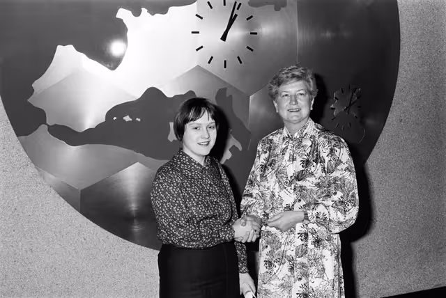 Снимка 3: Beate Ann BROOKES with a guest