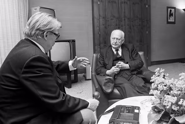Снимка 6: Interview with Pierre PFLIMLIN EP president