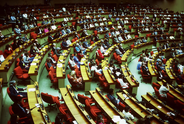 Photo 20: Visit of Pope Jean-Paul II to the EP in Luxembourg.