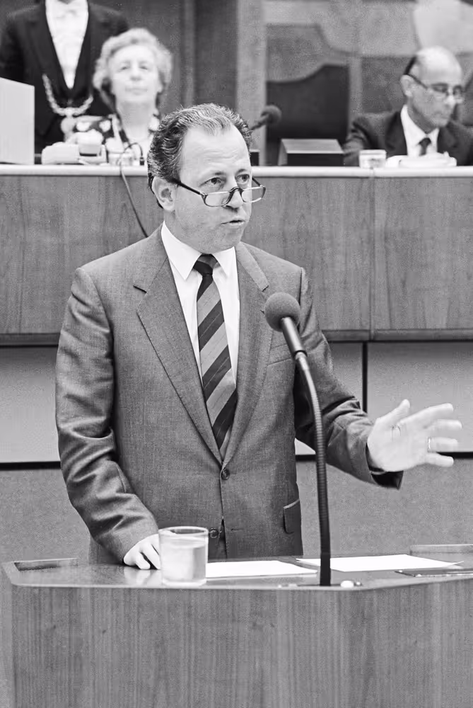 Jacques SANTER - Prime Minister of Luxembourg addresses during the plenary session in Luxembourg
