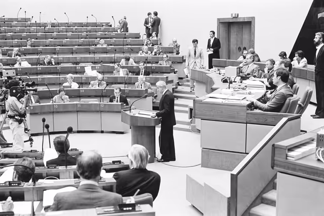 Fotogrāfija 23: Plenary session at the EP in Luxembourg chaired by Maria CASSANMAGNAGO CERRETTI - EP Vice-president