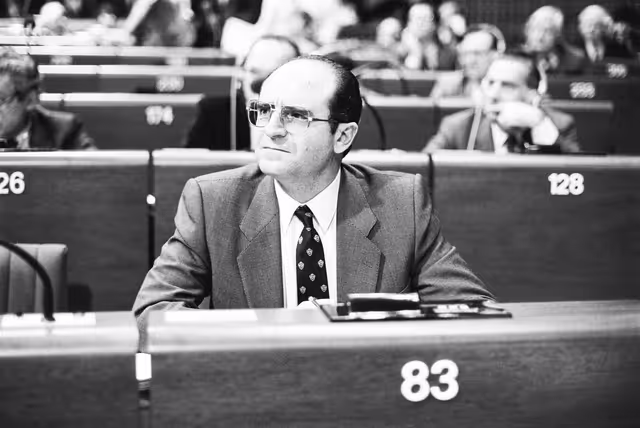 Снимка 1: Commissioner Abel MATUTES JUAN during a session in Strasbourg in January 1986.