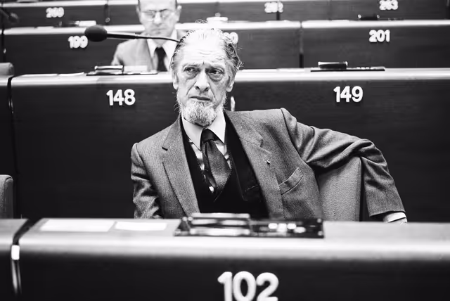 Снимка 10: MEP Carlos AGESTA BARRAL during a session in Strasbourg in January 1981.