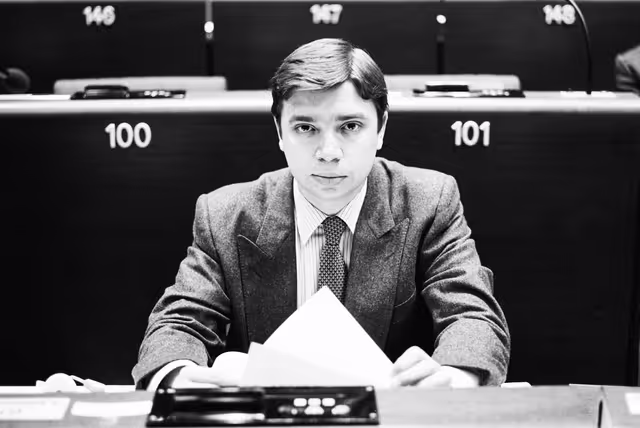 Снимка 31: MEP Luis PLANAS PUCHADES during a session in Strasbourg in January 1981.