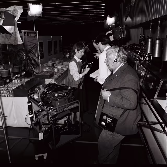 Fotografija 15: Peter USTINOV during the video production of ' Our Europe ' in Strasbourg.This documentary aimed at presenting the European Institutions was produced by Skippon Video Associates for the UK Office of the European Parliament.