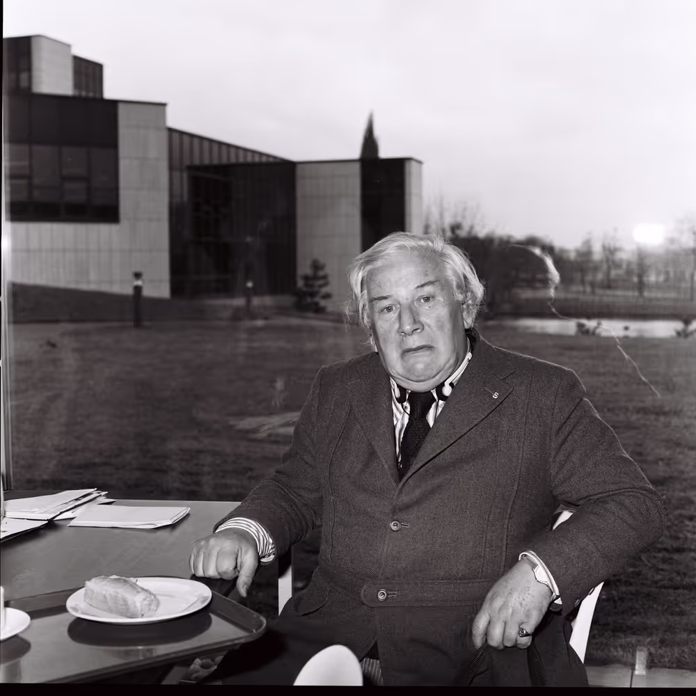 Peter USTINOV during the video production of ' Our Europe ' in Strasbourg.This documentary aimed at presenting the European Institutions was produced by Skippon Video Associates for the UK Office of the European Parliament.