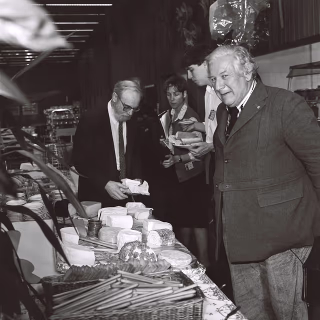 Fotografija 6: Peter USTINOV during the video production of ' Our Europe ' in Strasbourg.This documentary aimed at presenting the European Institutions was produced by Skippon Video Associates for the UK Office of the European Parliament.