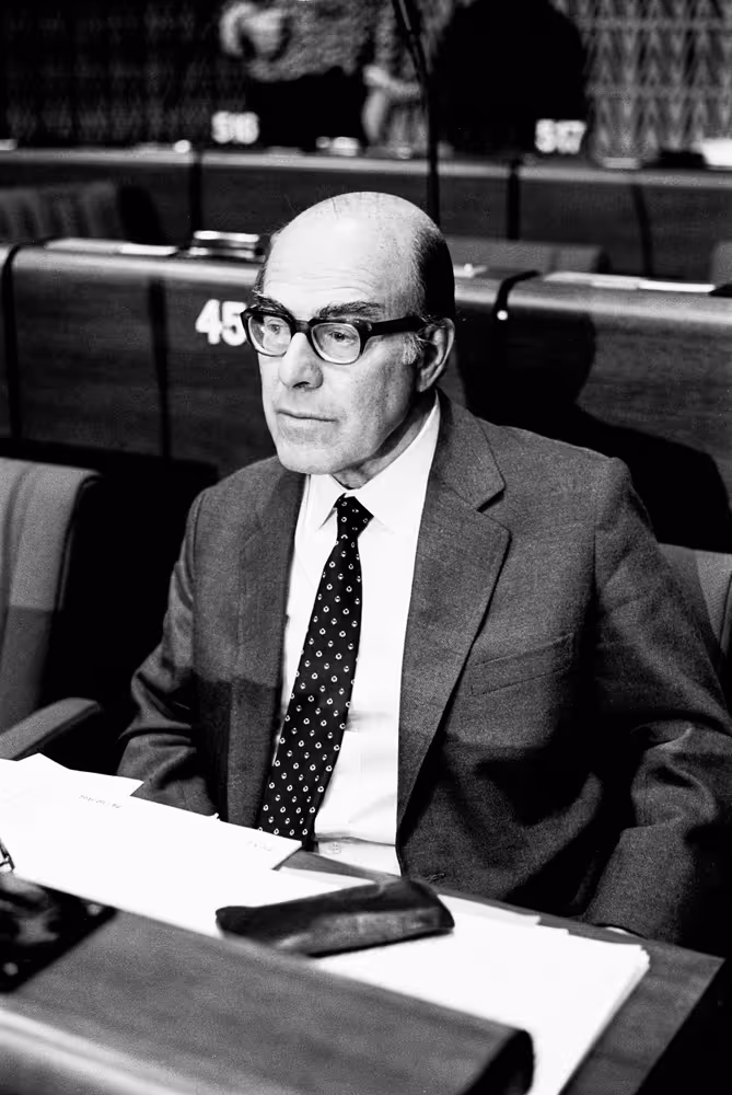 MEP Walter ROSA during a session in Strasbourg in January 1986.