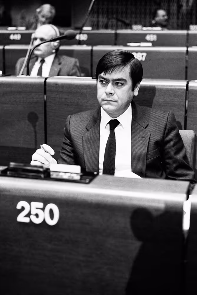 MEP Julian GRIMALDOS GRIMALDOS during a session in Strasbourg in January 1986.