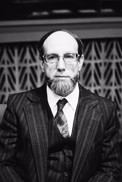 Снимка 20: MEP Jorge PEGADO LIZ during a session in Strasbourg in January 1986.