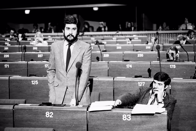 Снимка 43: The European Commissioner Manuel MARIN during a session in Strasbourg in January 1986.