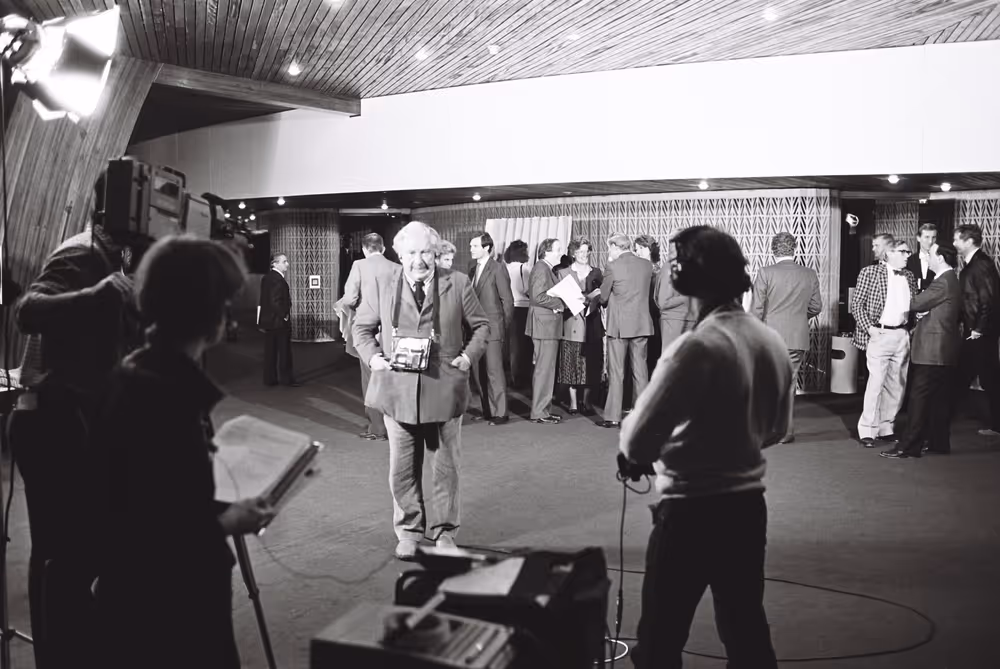Peter USTINOV during the video production of ' Our Europe ' in Strasbourg.This documentary aimed at presenting the European Institutions was produced by Skippon Video Associates for the UK Office of the European Parliament.