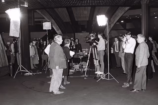 Fotografija 23: Peter USTINOV during the video production of ' Our Europe ' in Strasbourg.This documentary aimed at presenting the European Institutions was produced by Skippon Video Associates for the UK Office of the European Parliament.