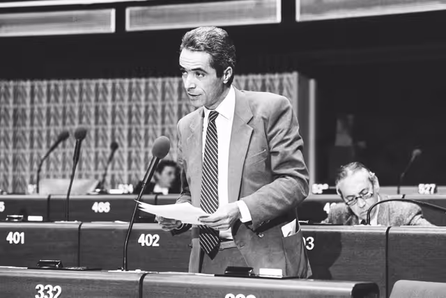 Снимка 28: MEP Luis Filipe MADEIRA during a session in Strasbourg in January 1986.