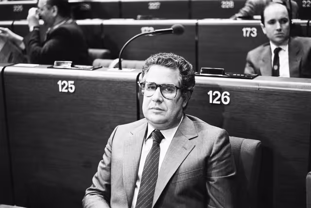 Снимка 48: MEP Antonio CARDOSO E CUNHA during a session in Strasbourg in January 1986.