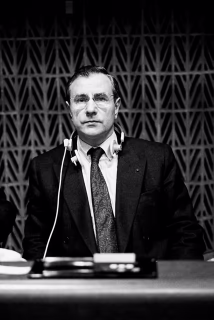 Снимка 18: MEP Jean-Marie LE CHEVALLIER during a session in Strasbourg in  January 1986.