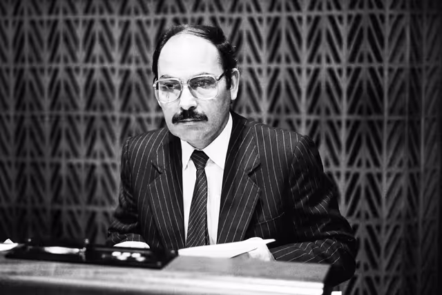 Снимка 49: MEP Antonio Jose FERNANDES during a session in Strasbourg in January 1986.