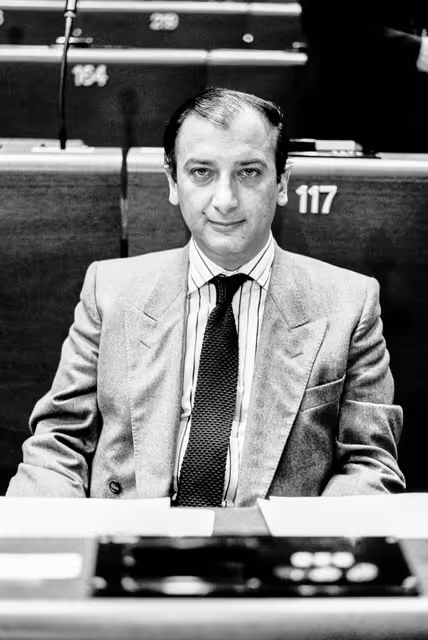 MEP Rui Manuel ALMEIDA MENDES during a session in Strasbourg in May 1986.