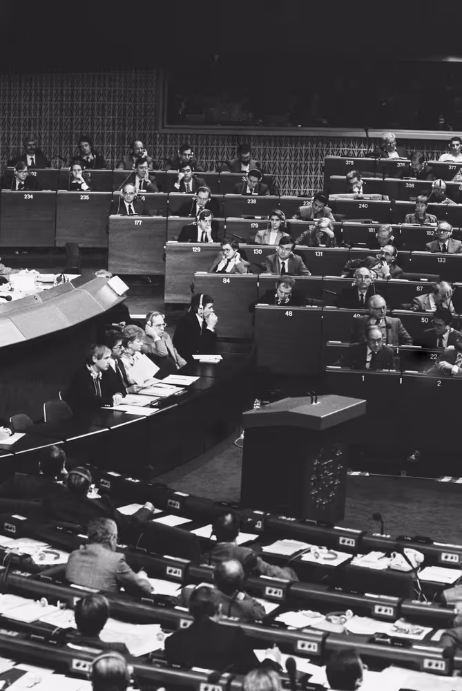 Speaking of President PLUMB in plenary session