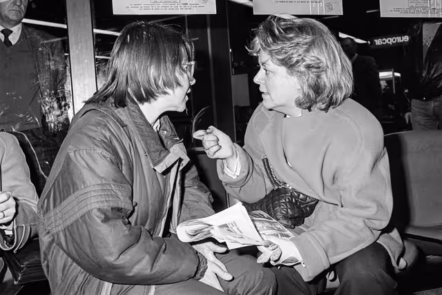 Fotografija 1: Association ' les meres d'Alger '  in february 1987