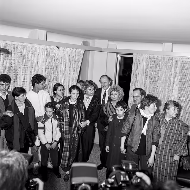 Fotografija 10: Association ' les meres d'Alger ' at the European Parliament in Strasbourg in february 1987