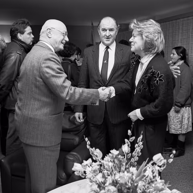 Fotografija 11: Association ' les meres d'Alger ' at the European Parliament in Strasbourg in february 1987