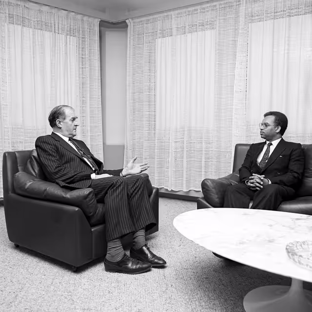 Suriet 10: Lord PLUMB - EP President meets with guest at the European Parliament in Strasbourg in February1987