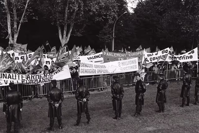 Foto 34: Demonstration for the recognition of the Armenian genocide in Strasbourg on June 1987.