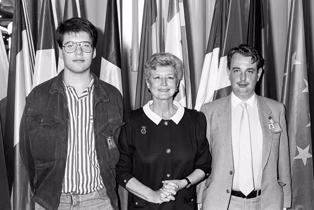 Fotografie 3: Beate Ann BROOKES with guests at the European Parliament in Strasbourg