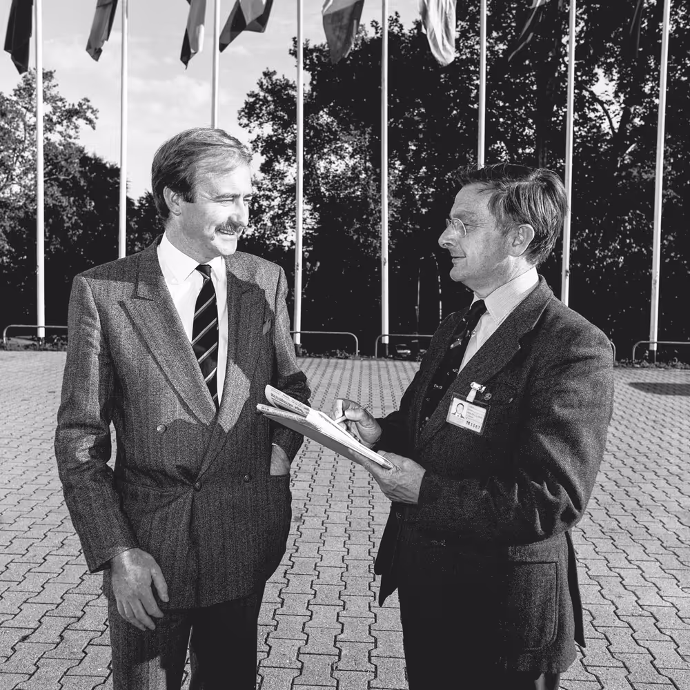 Mep Christopher BEAZLEY meets with a journalist at the EP in Strasbourg