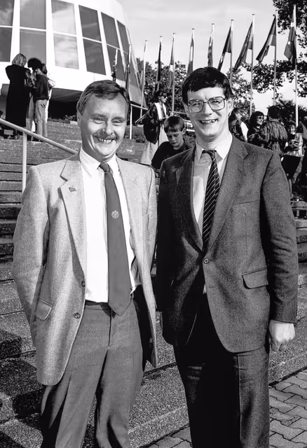 Foto 16: Mep David MARTIN meets with guests at the EP in Strasbourg